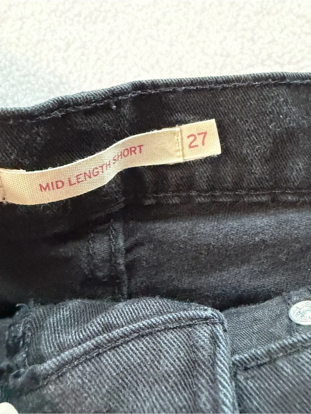 Levi’s Black Women's Casual‎ Rolled-Hem Shorts